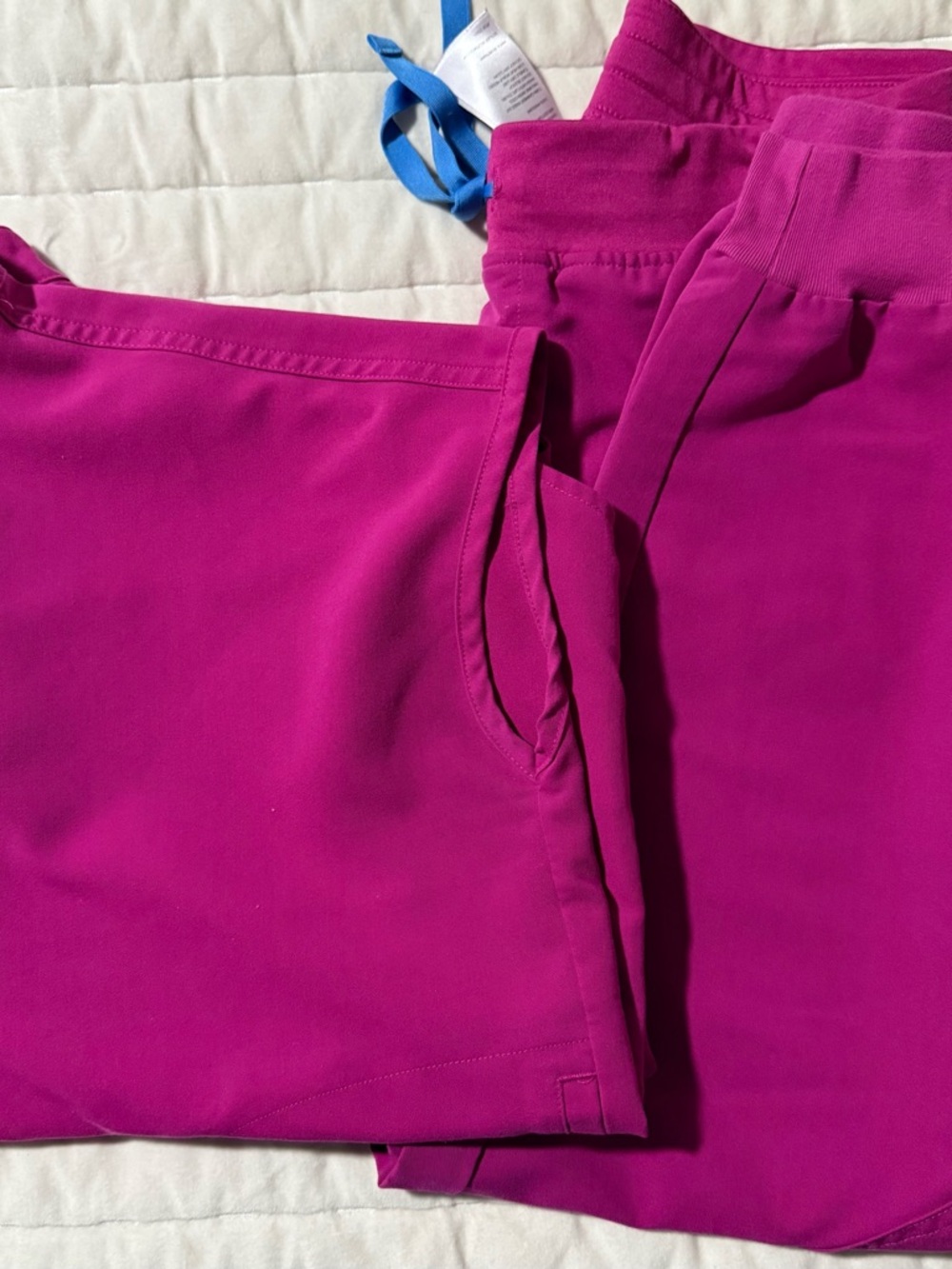 FIGS Magenta Pink jogger pants scrub set